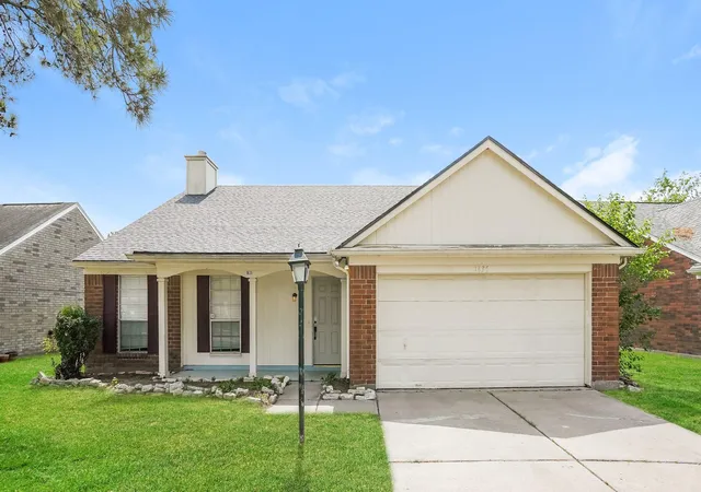 Photo 1 of Sale Pending at 1635 Ridgebriar Dr, Houston, TX 77014 | MLS# 43916809 | Listing updated on 2026-10-02