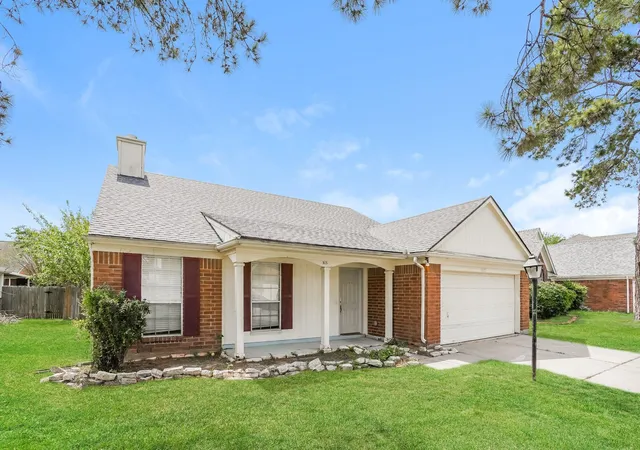 Photo 2 of Sale Pending at 1635 Ridgebriar Dr, Houston, TX 77014 | MLS# 43916809 | Listing updated on 2026-10-02