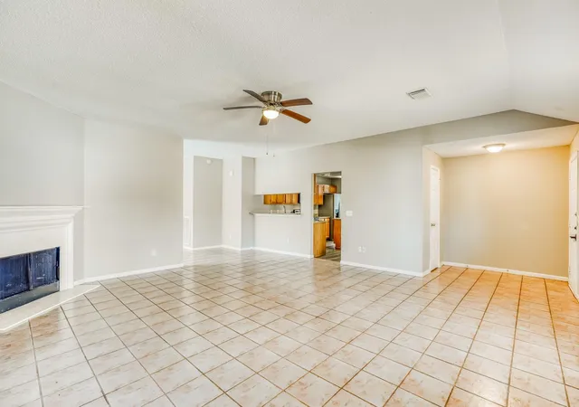 Photo 3 of Sale Pending at 1635 Ridgebriar Dr, Houston, TX 77014 | MLS# 43916809 | Listing updated on 2026-10-02