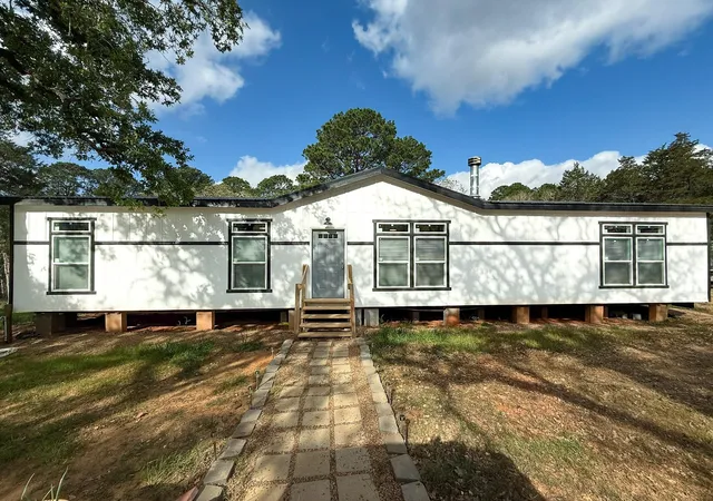 1st image of 394 Kellar Rd, Smithville, TX 78957 | MLS# 77561805