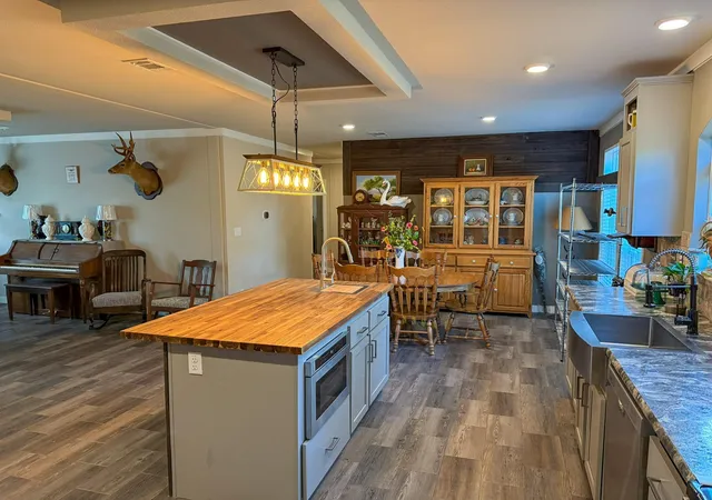 Photo 3 of Single family home for sale at 394 Kellar Rd, Smithville, TX 78957 | MLS# 77561805 | Listing updated on 2026-08-21