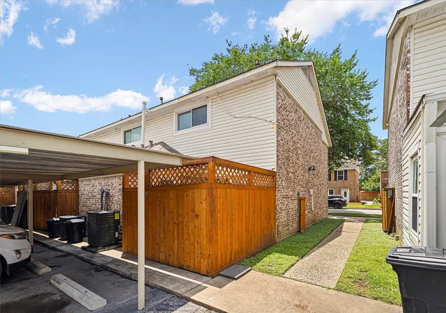 16th image of 1911 Sherwood Forest St #29, Houston, TX 77043 | MLS# 63579537