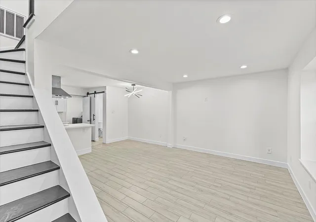 4th image of 1911 Sherwood Forest St, Houston, TX 77043