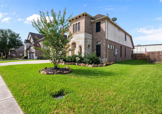 4th image of 12411 Emerald Ln, Dayton, TX 77535 | MLS# 43886470