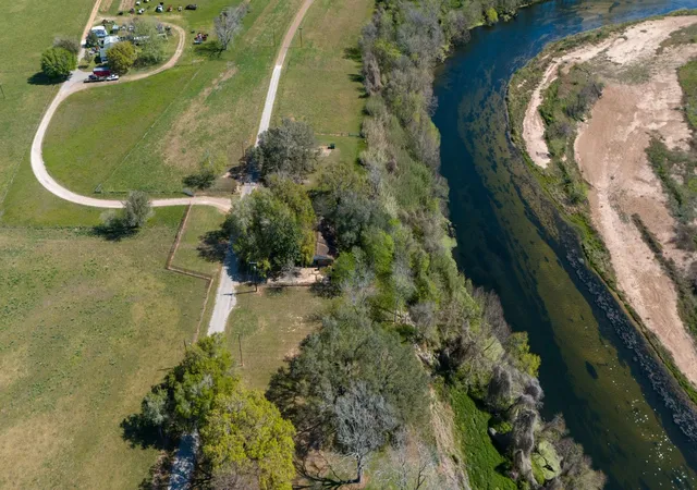 11th image of 160 Burford St, Columbus, TX 78934 | MLS# 95964792