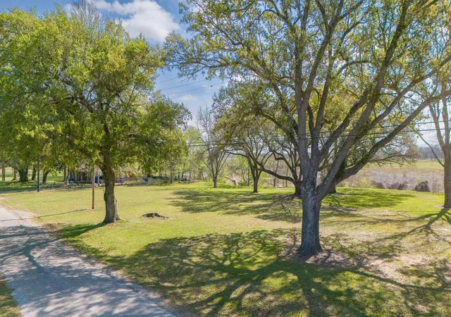 1st image of 160 Burford St, Columbus, TX 78934 | MLS# 95964792