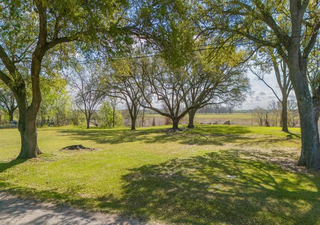 2nd image of 160 Burford St, Columbus, TX 78934 | MLS# 95964792