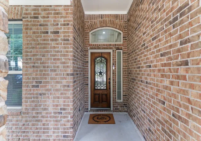 Photo 4 of Single family home for sale at 14 Painted Post Pl, Spring, TX 77389 | MLS# 60255139 | Listing updated on 2026-09-13