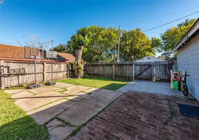 25th image of 809 12th Ave N, Texas City, TX 77590 | MLS# 14163706
