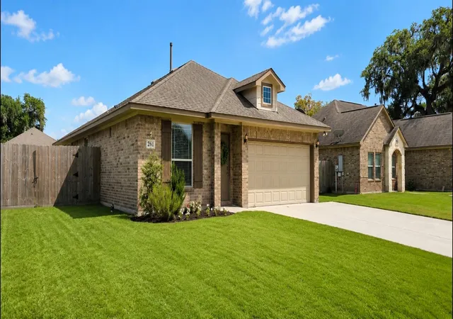 Homes for sale in West Columbia, TX | 261 Inwood Dr, West Columbia, TX 77486 | MLS# 96728301