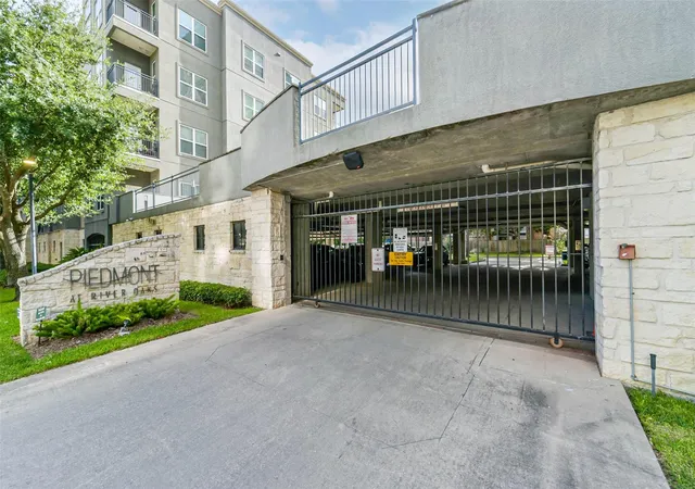 Photo 2 of Condo for sale at 1010 Rosine St #49, Houston, TX 77019 | MLS# 42035374 | Listing updated on 2026-09-04