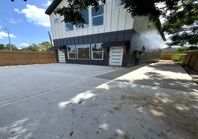 1st image of 3313 Sampson St, Houston, TX 77004 | MLS# 66184633