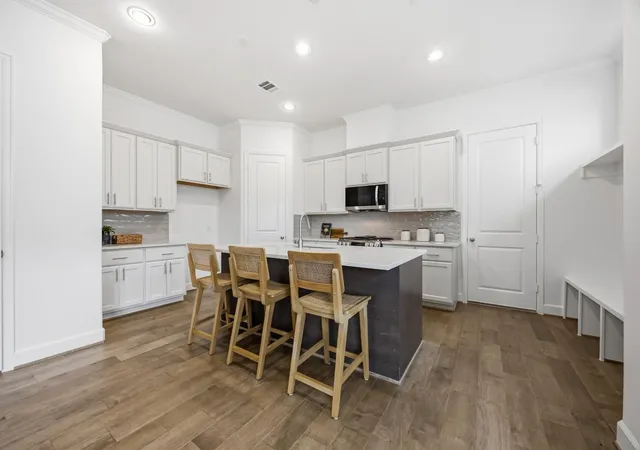 2nd image of 5405 Nolda St, Houston, TX 77007 | MLS# 51758237