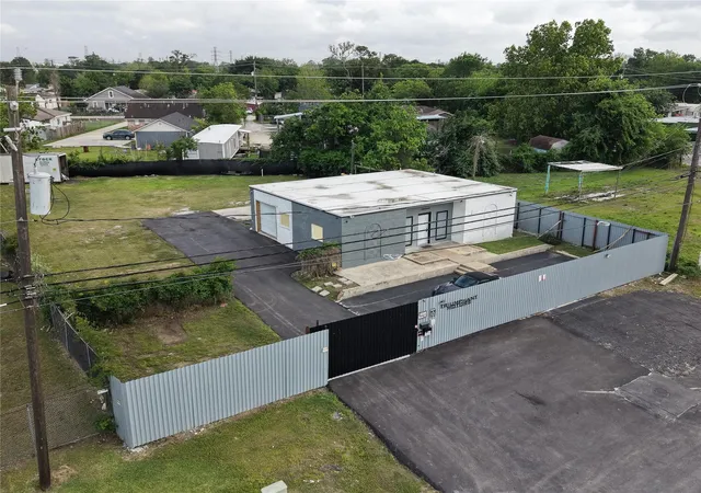 3rd image of 16526 Market St, Channelview, TX 77530 | MLS# 68664001