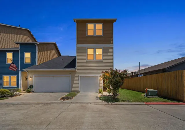 Photo 1 of Townhouse for sale at 3607 Vineyard Ln, Pasadena, TX 77504 | MLS# 41391324 | Listing updated on 2026-08-10