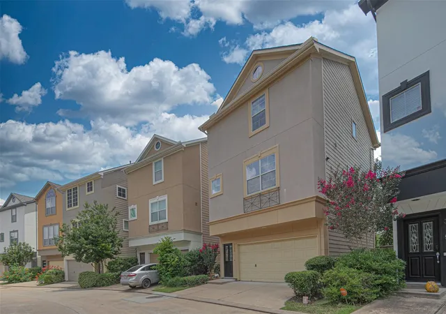 2nd image of 3113 Clearview Cir, Houston, TX 77025 | MLS# 68391028