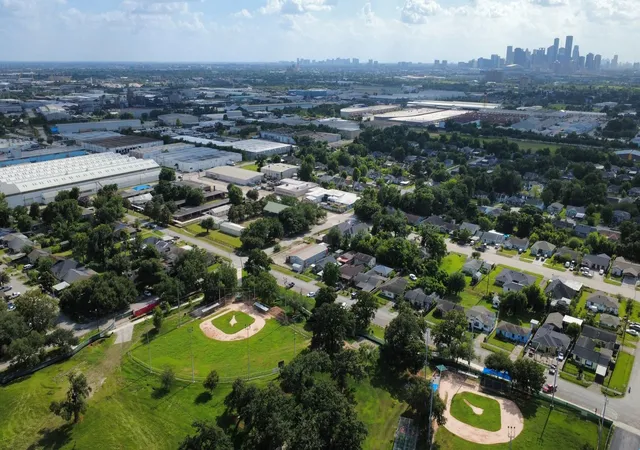 9th image of 1135 Henke St, Houston, TX 77020 | MLS# 10633473