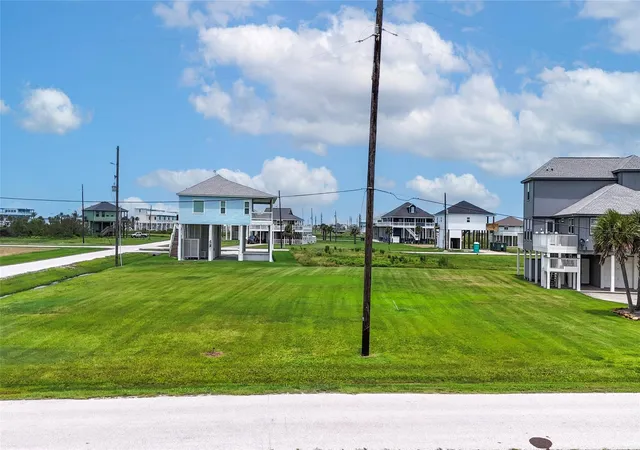2nd image of 1 Pinata, Crystal Beach, TX 77650 | MLS# 13065310