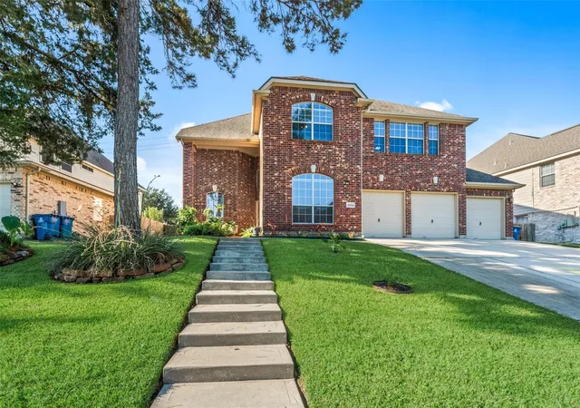 Photo 3 of Sale Pending at 19314 Aquatic Dr, Humble, TX 77346 | MLS# 82272063 | Listing updated on 2026-09-17