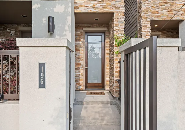 3rd image of 196 Harvard St, Houston, TX 77007 | MLS# 81715510