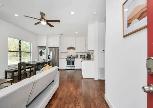 Photo 3 of Single family home for sale at 609 Boundary St, Houston, TX 77009 | MLS# 32612962 | Listing updated on 2026-06-04
