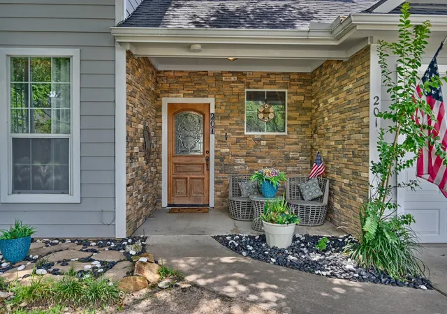 Photo 3 of Single family home for sale at 201 W Chatham St, Bellville, TX 77418 | MLS# 92260345 | Listing updated on 2026-09-14