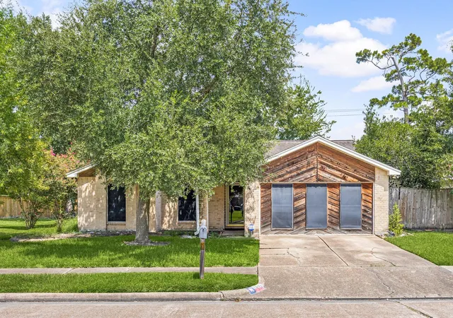 3rd image of 1346 Castle Glen Dr, Houston, TX 77015 | MLS# 18363997