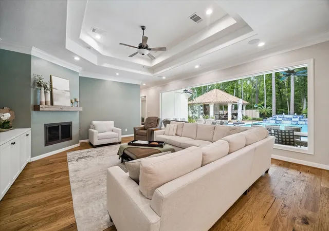 Photo 4 of Single family home for sale at 5 Magnolia Woods Dr, Kingwood, TX 77339 | MLS# 90606939 | Listing updated on 2026-08-20
