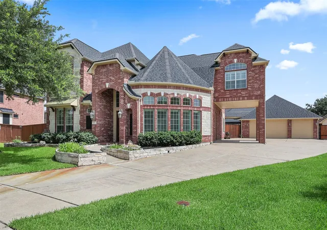 Photo 2 of Sale Pending at 1532 Jag Holw, League City, TX 77573 | MLS# 45600429 | Listing updated on 2026-09-17