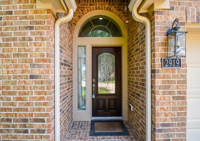 Photo 3 of Single family home for sale at 2919 Chalet Knls Ln, Katy, TX 77494 | MLS# 8114261 | Listing updated on 2026-09-15