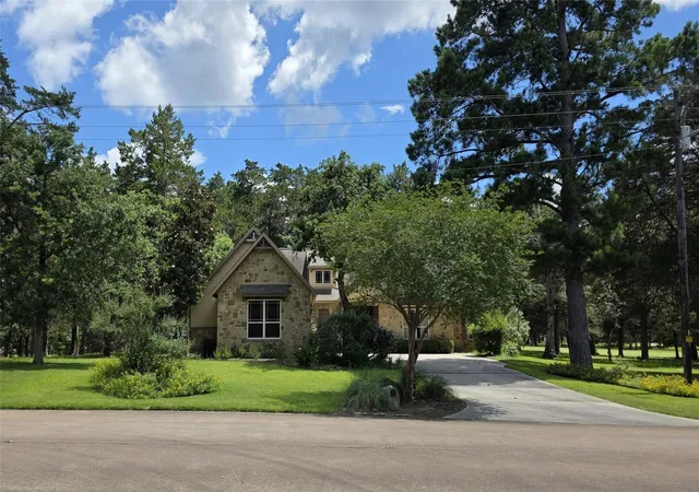 2nd image of 901 N Falls Dr, New Ulm, TX 78950 | MLS# 28425895