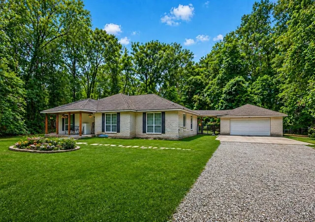 2nd image of 17136 Mustang Ln, New Caney, TX 77357 | MLS# 68761816