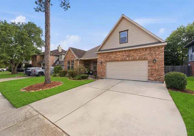 Photo 3 of Single family home for sale at 4510 Ireland Ln, Pasadena, TX 77505 | MLS# 15394759 | Listing updated on 2026-09-19