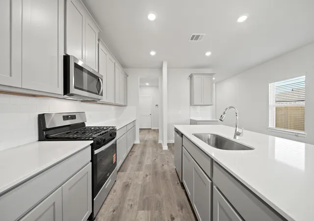 5th image of 380 Long Branch Dr, Dayton, TX 77535 | MLS# 21864390