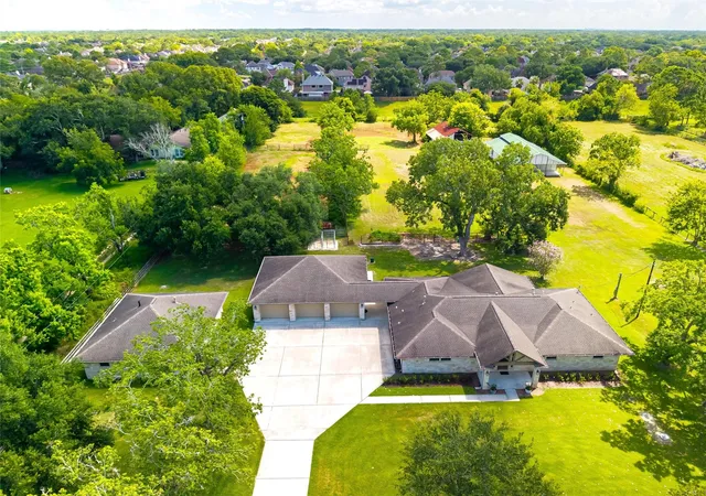 1st image of 603 Rustic Ln, Friendswood, TX 77546 | MLS# 61999524