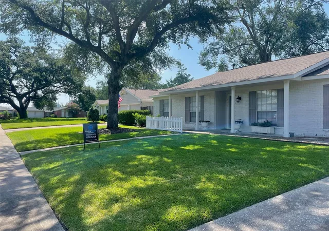 Photo 1 of Single family home for sale at 9315 Fairdale Ln, Houston, TX 77063 | MLS# 59117842 | Listing updated on 2026-08-22