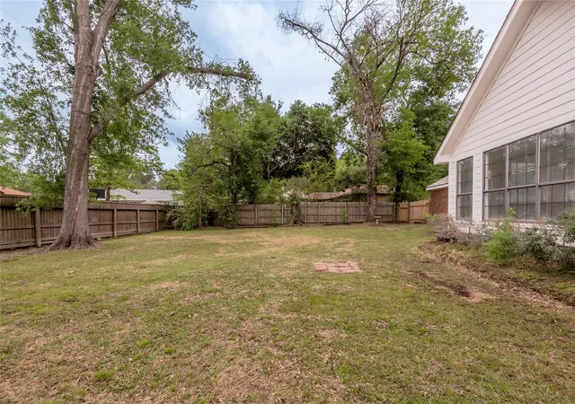 41st image of 121 Elmwood St, Huntsville, TX 77320 | MLS# 53033237