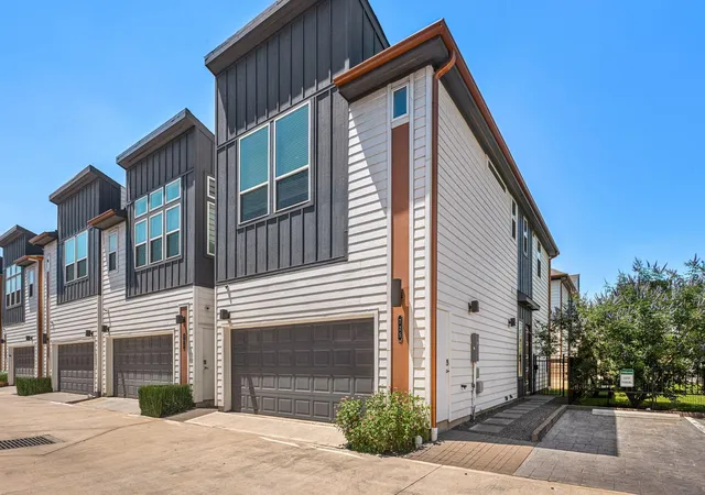 Photo 4 of Single family home for sale at 725 N Emile St, Houston, TX 77020 | MLS# 37329332 | Listing updated on 2026-05-15