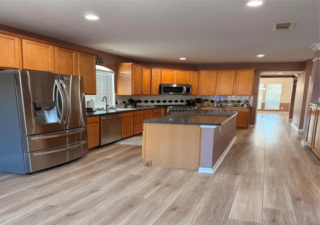 Photo 3 of Single family home for sale at 19310 Jeckell Isles Ct, Tomball, TX 77375 | MLS# 91383031 | Listing updated on 2026-09-24