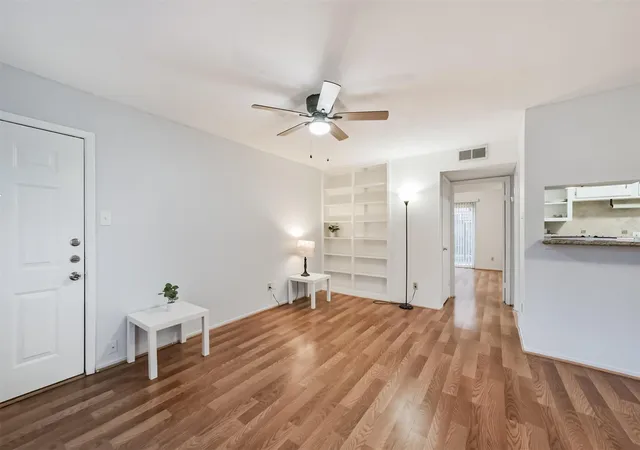 2nd image of 6402 Del Monte Dr #62, Houston, TX 77057 | MLS# 8257077