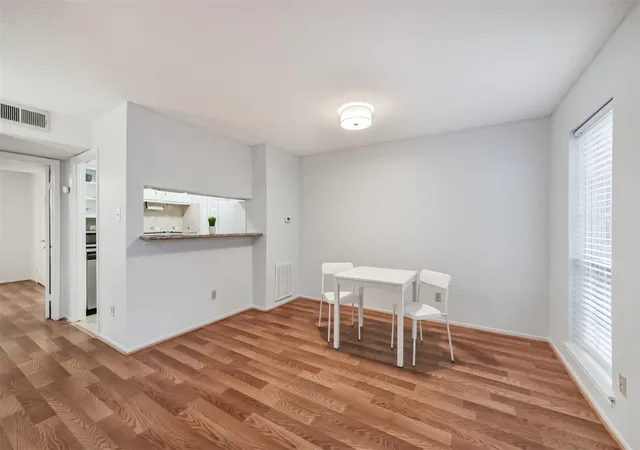 4th image of 6402 Del Monte Dr #62, Houston, TX 77057 | MLS# 8257077