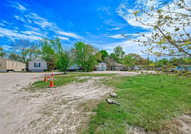 Photo 3 of Multi family home for sale at 511 Gulf Bank Rd #5, Houston, TX 77037 | MLS# 40303779 | Listing updated on 2026-06-23