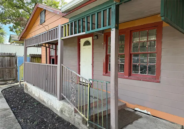 1st image of 7952 Cinderella St, Houston, TX 77028 | MLS# 76040313