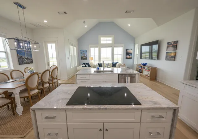 5th image of 18414 Indian Beach Ct, Galveston, TX 77554 | MLS# 65988990