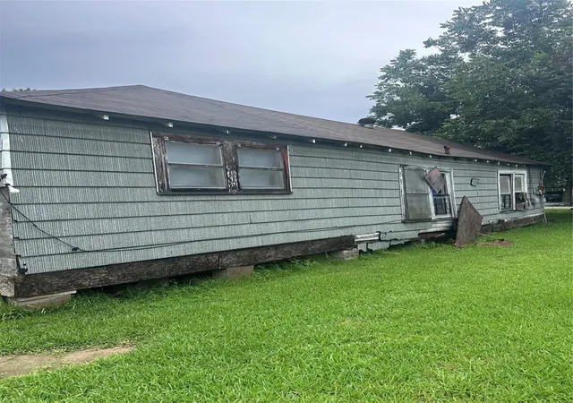 Photo 2 of Sale Pending at 3615 Crandon St, Houston, TX 77026 | MLS# 58584587 | Listing updated on 2026-09-15