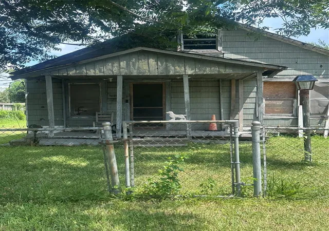 Photo 7 of Sale Pending at 3615 Crandon St, Houston, TX 77026 | MLS# 58584587 | Listing updated on 2026-09-23