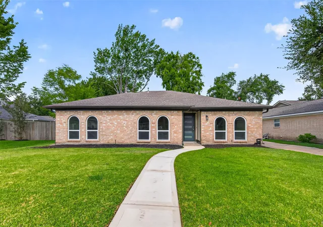 1st image of 1307 Hitherfield Dr, Sugar Land, TX 77498 | MLS# 10122787