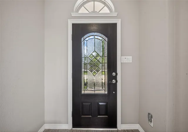 Photo 3 of Sale Pending at 2607 River Run Rd, Missouri City, TX 77459 | MLS# 82484130 | Listing updated on 2026-09-16