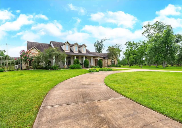 Photo 2 of Single family home for sale at 17126 Hamill Dr, Rosharon, TX 77583 | MLS# 97735616 | Listing updated on 2026-08-05