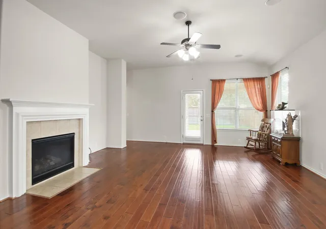 3rd image of 16918 Cherokee Lake Ln, Houston, TX 77044 | MLS# 48857027